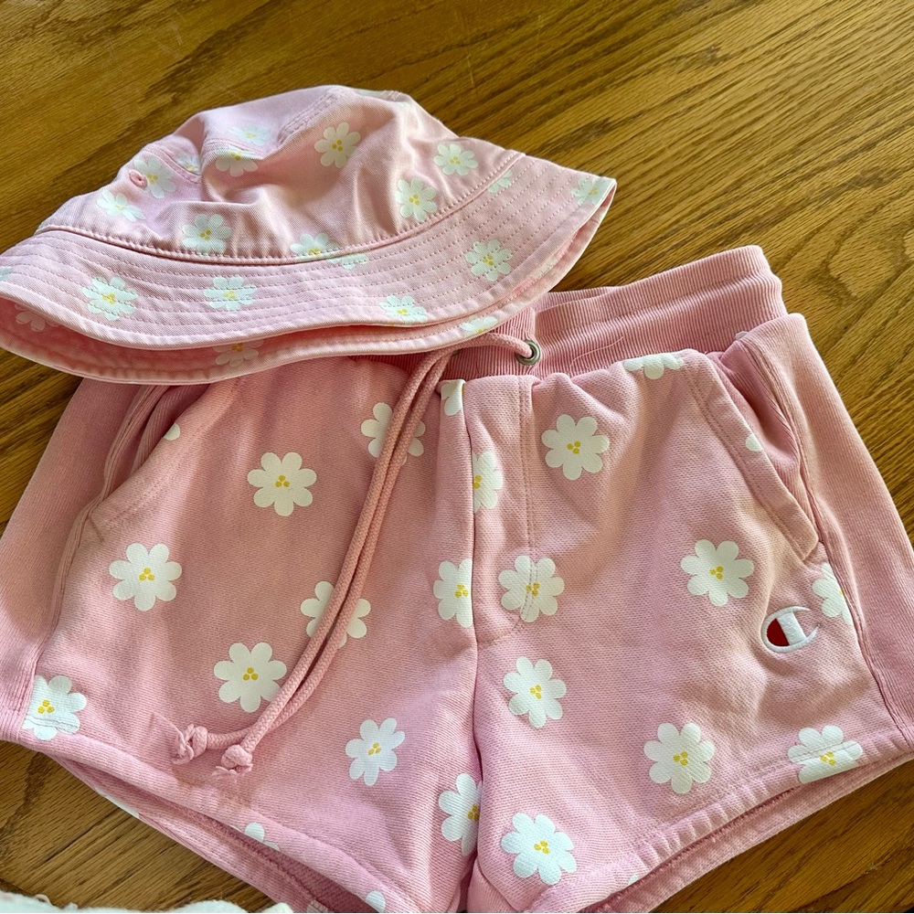 Champion Pink and White Floral Bucket Hat size Small